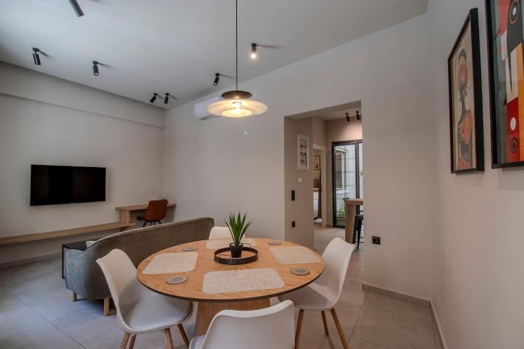 Stylish Cityscape Apt In Centre Heraklion (Crete)
