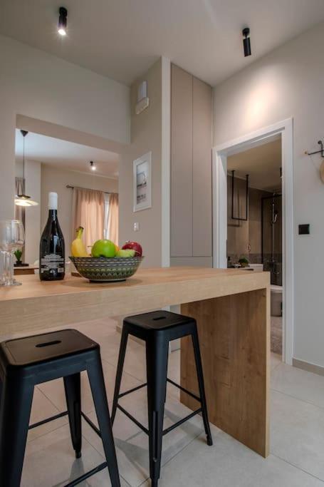 Stylish Cityscape Apt In Centre Apartment