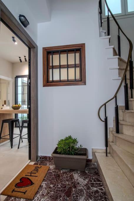 Stylish Cityscape Apt In Centre Heraklion (Crete)
