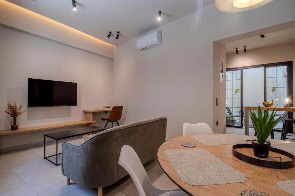 Stylish Cityscape Apt In Centre * Heraklion (Crete)